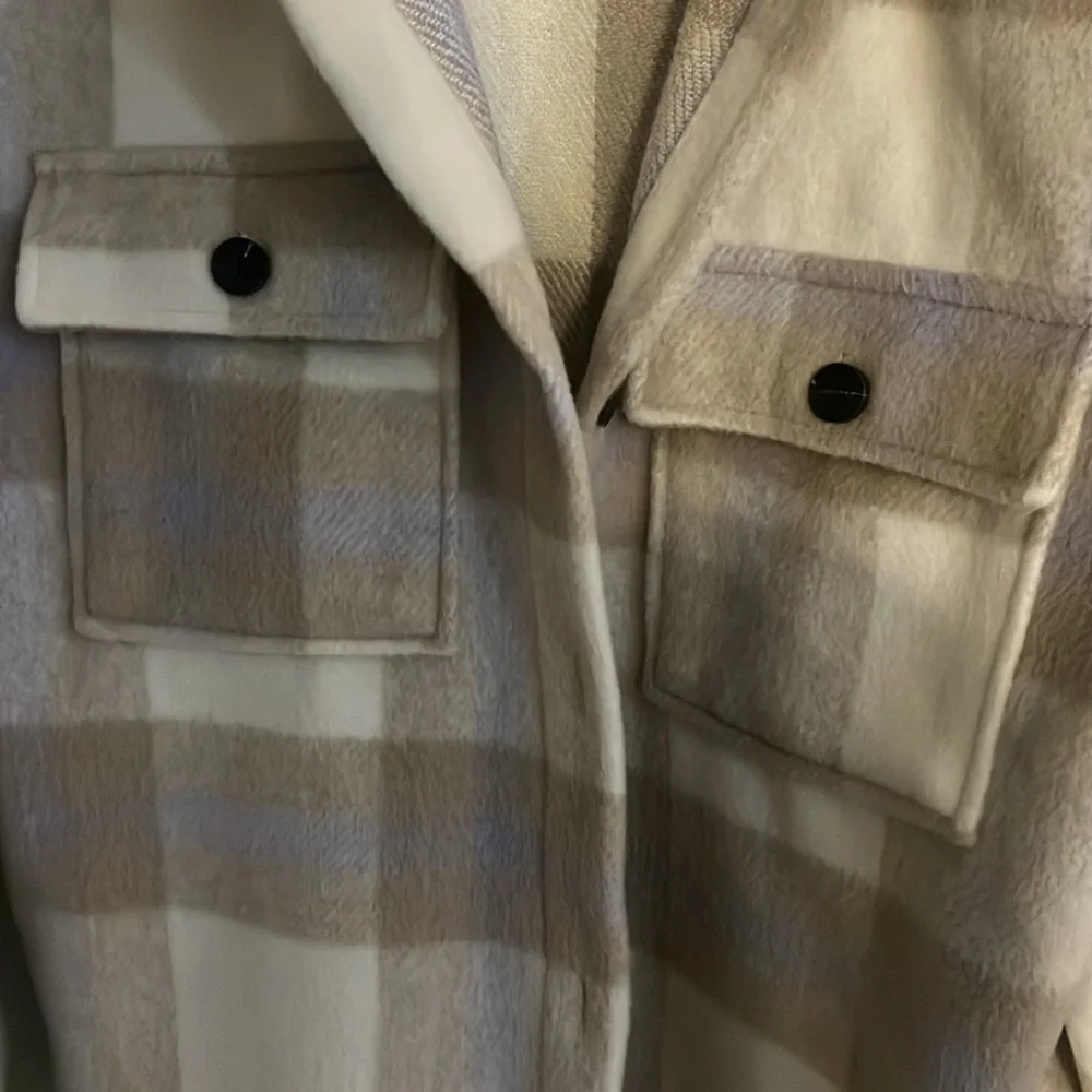 Shacket - Picture 2 of 2